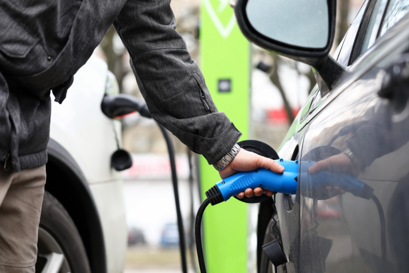 Valsts atbalsts elektroauto iegādei. Ko der zināt?